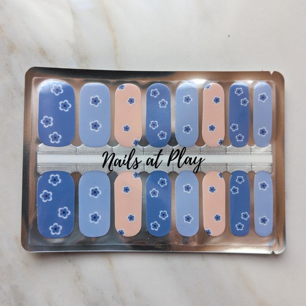 5 for $15 Nail Wraps- Daisy Dreams - Picture 1 of 4